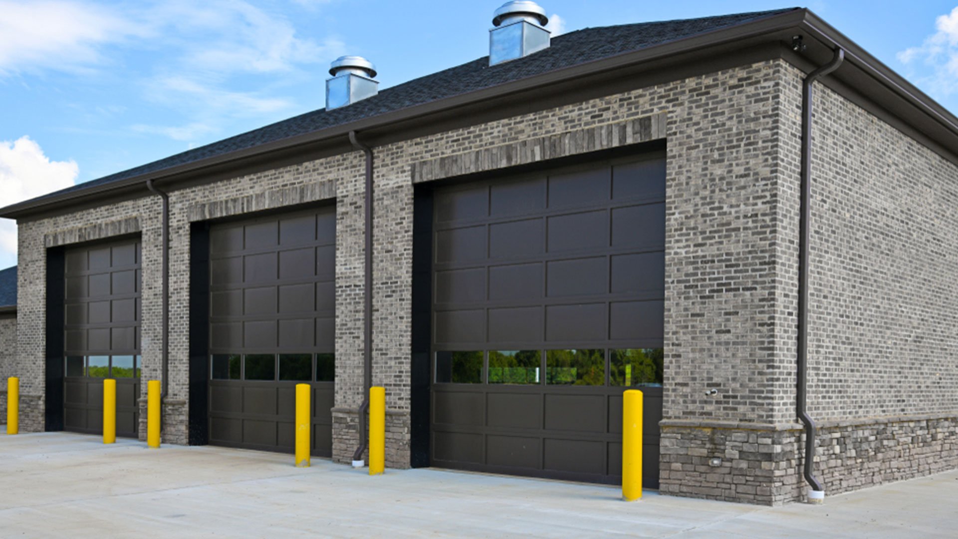 how to lubricate garage door